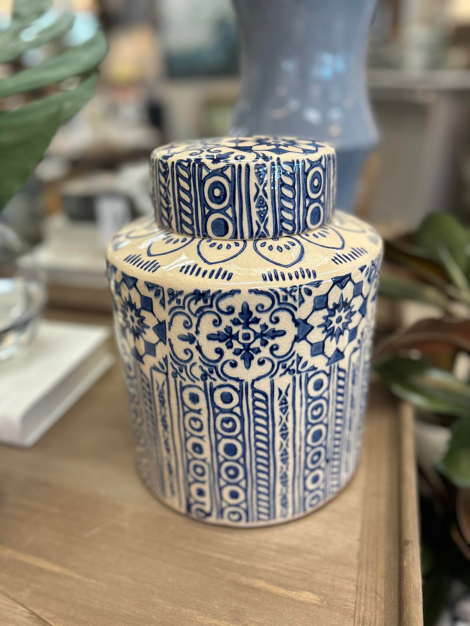 Blue/Cream Ginger Jar