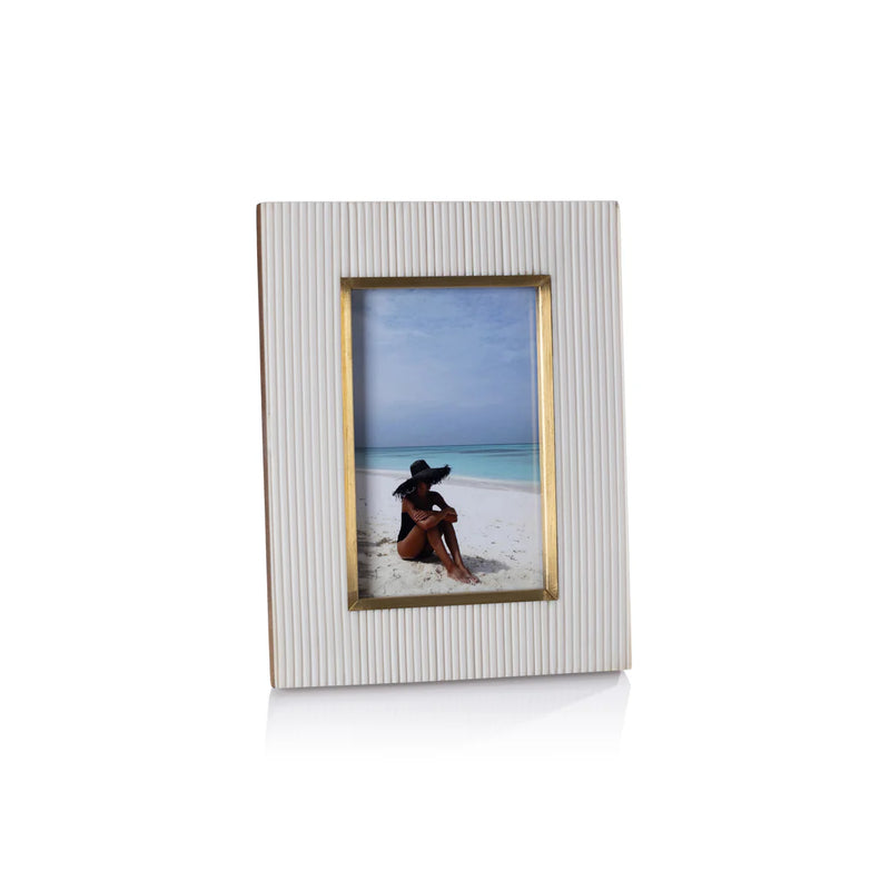 Bossa Ribbed White Resin Photo Frame with Brass Inside Border